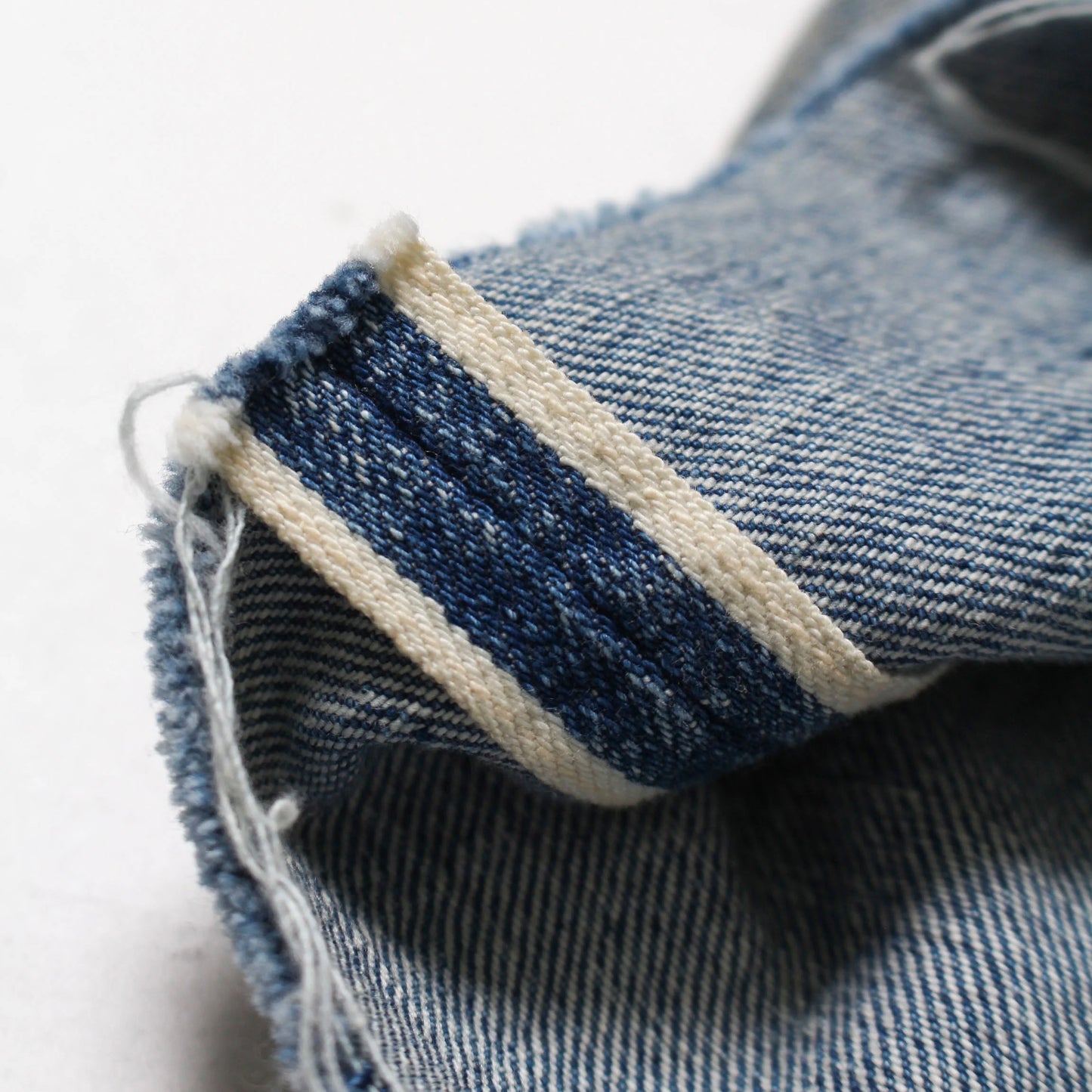 DENIM CUT OFF SHORTS