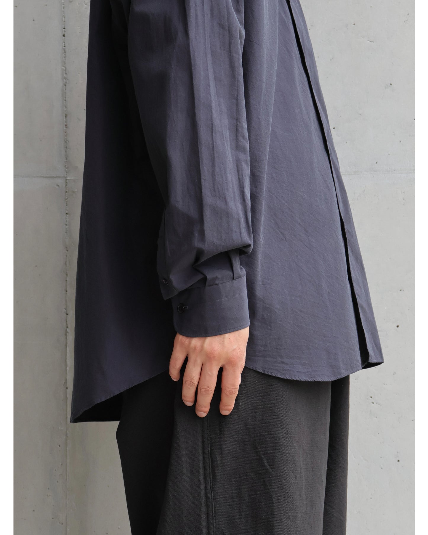 コモリ シャツ NAVY