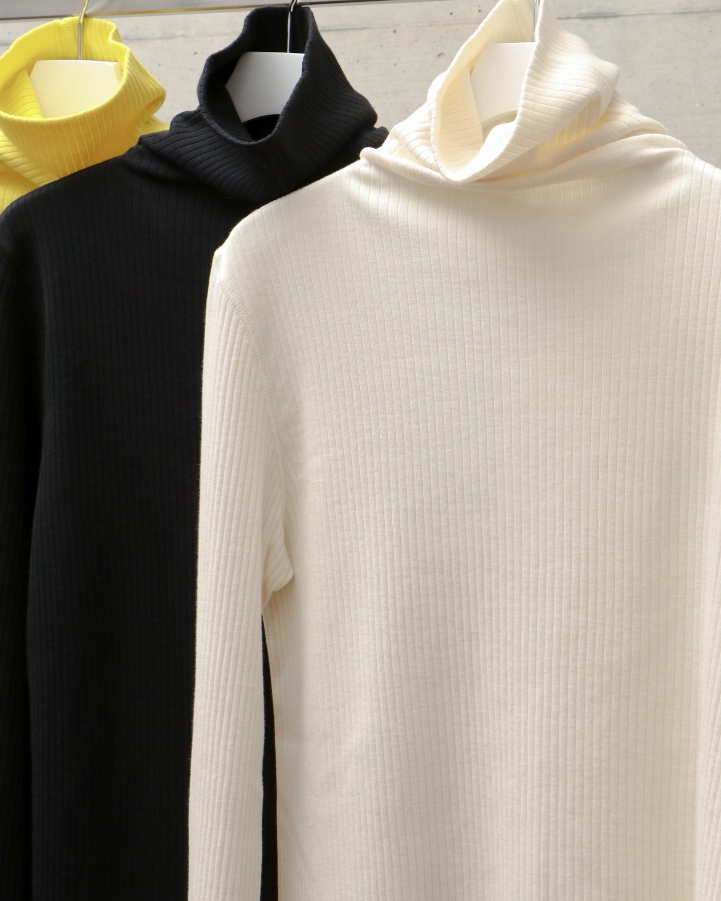 HIGH NECK RIB