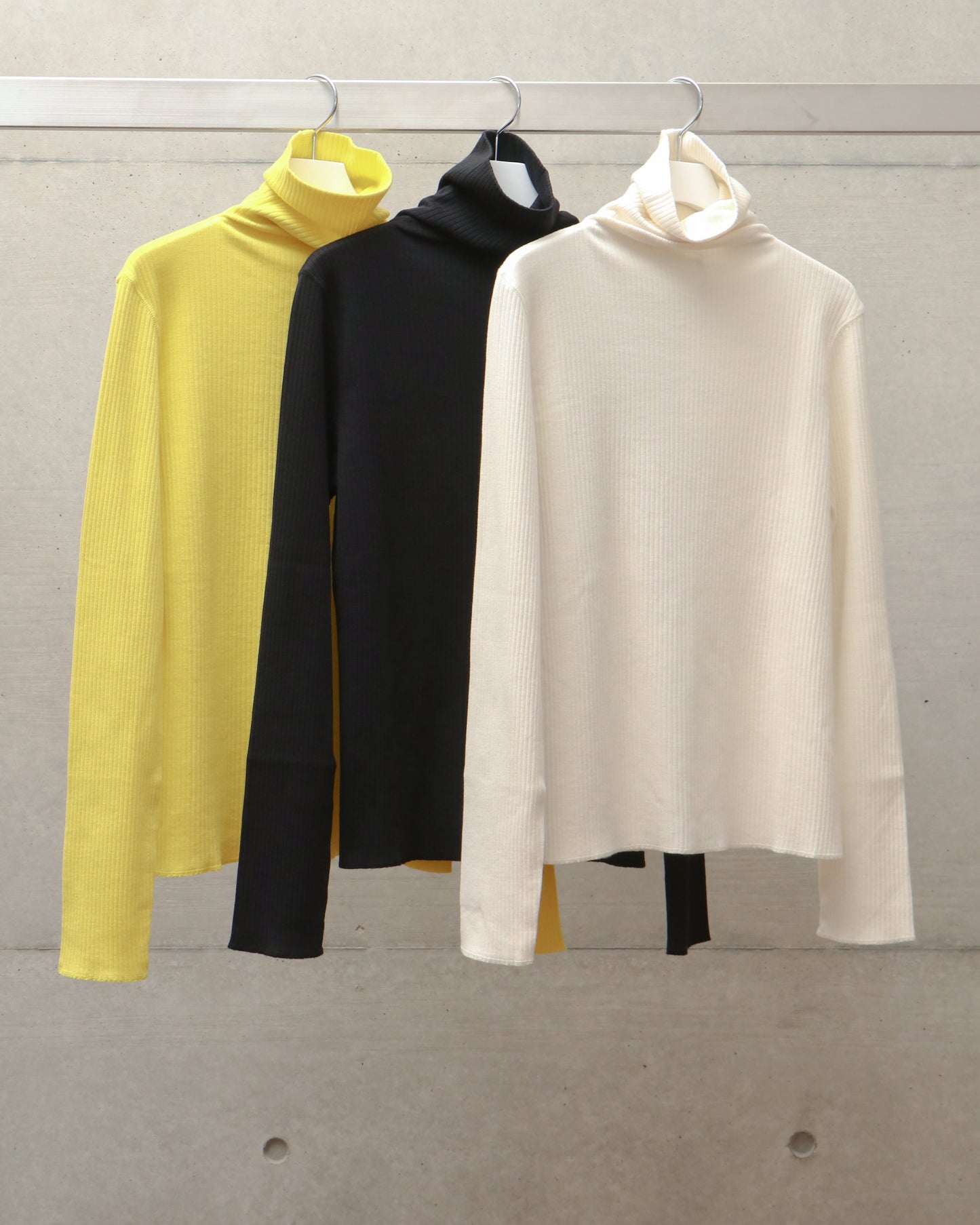 HIGH NECK RIB