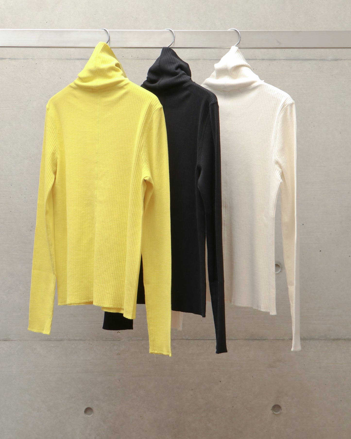 HIGH NECK RIB