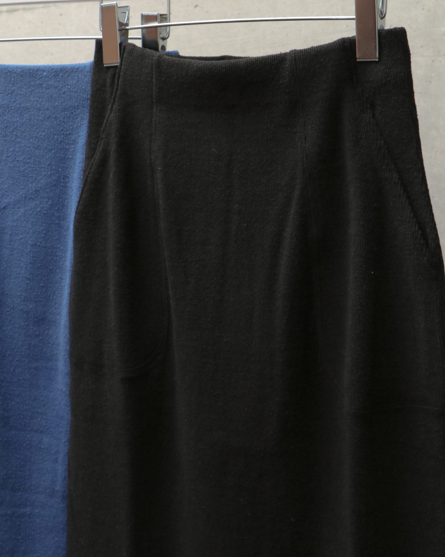 stretch raw silk ribbed-jersey pencil skirt