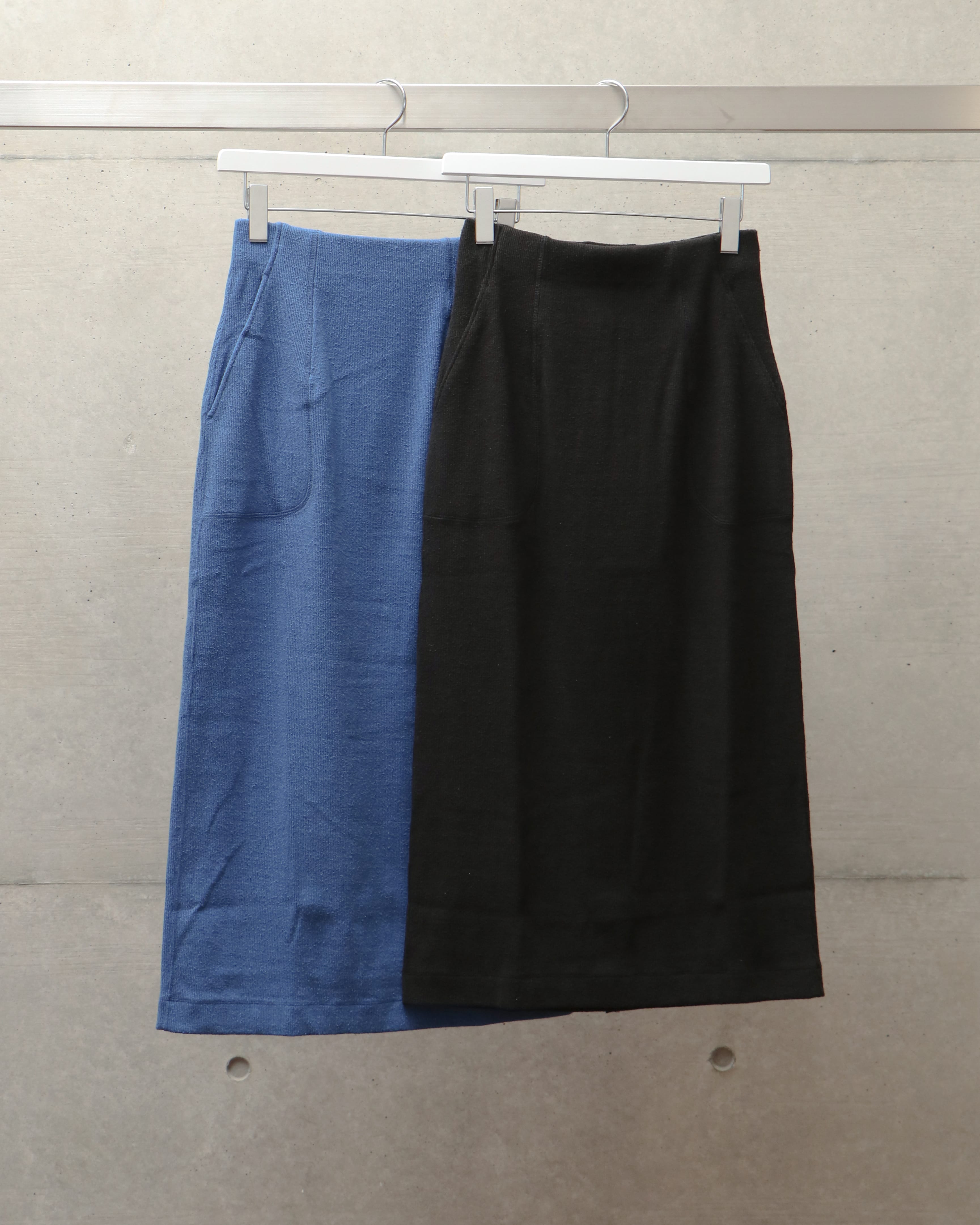 スピックアンドスパン2023aw unfil pencil skirt blue - ロングスカート