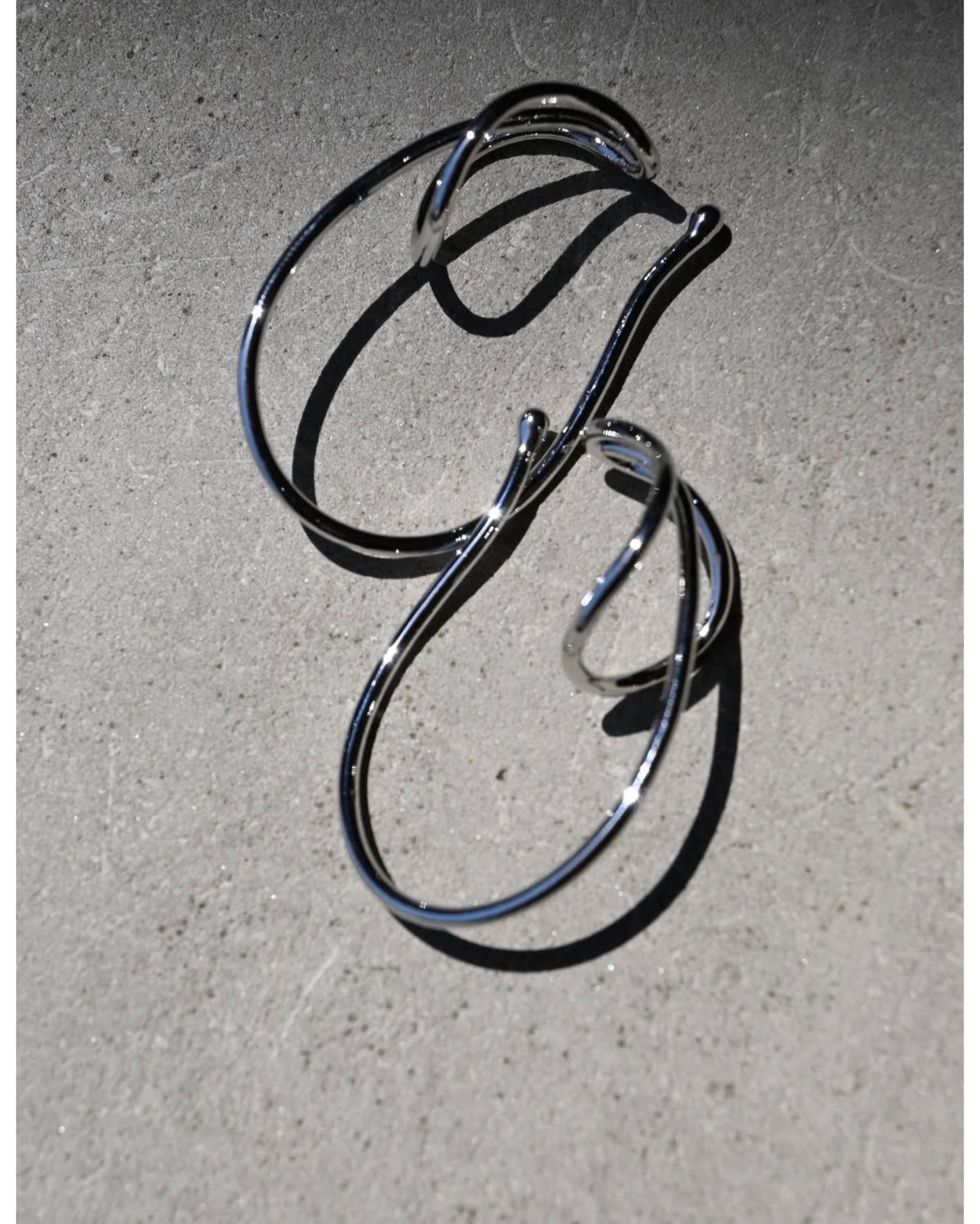 CIRCLE EAR CUFF