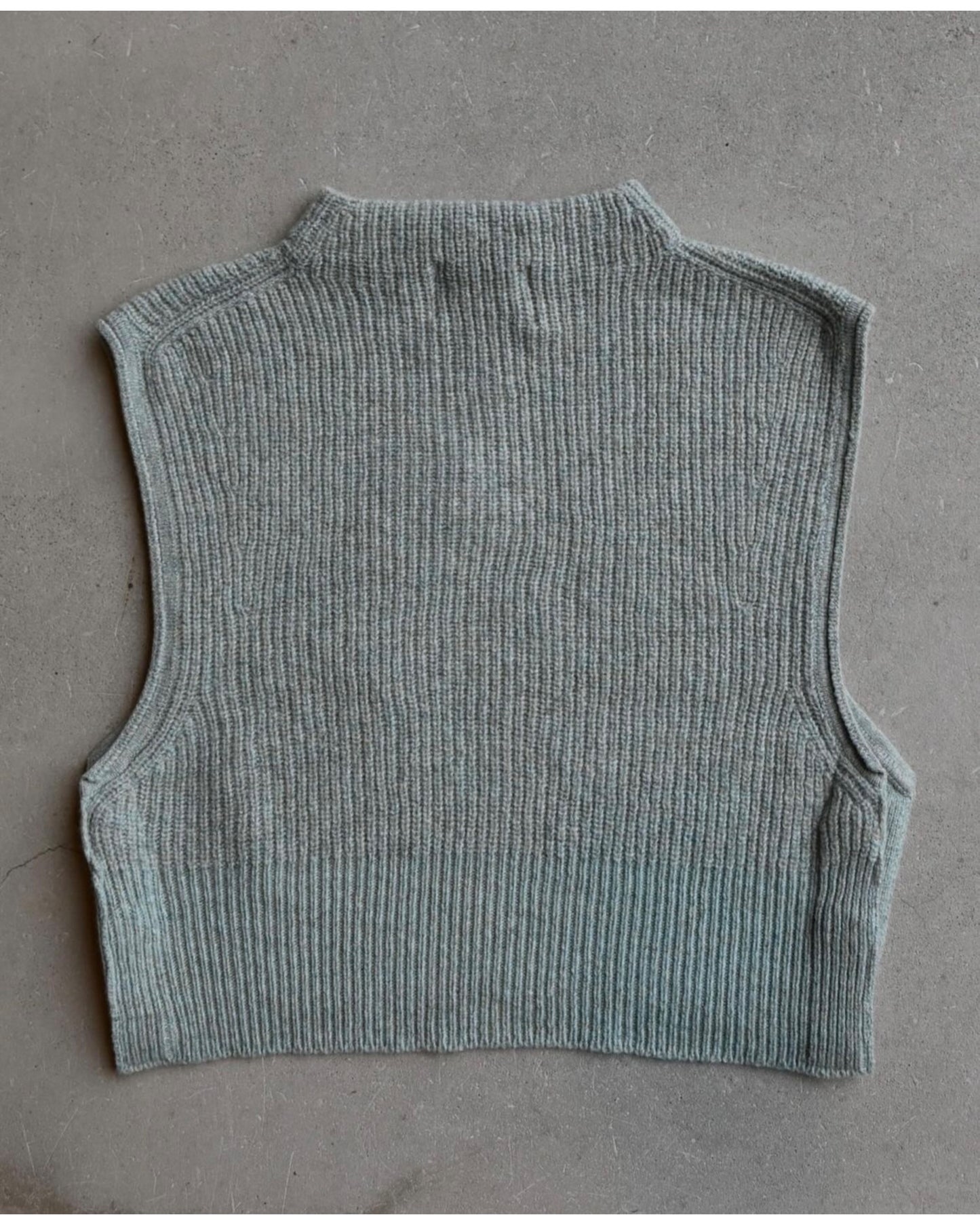 superfine lambs&chenille ribbed-knit bib