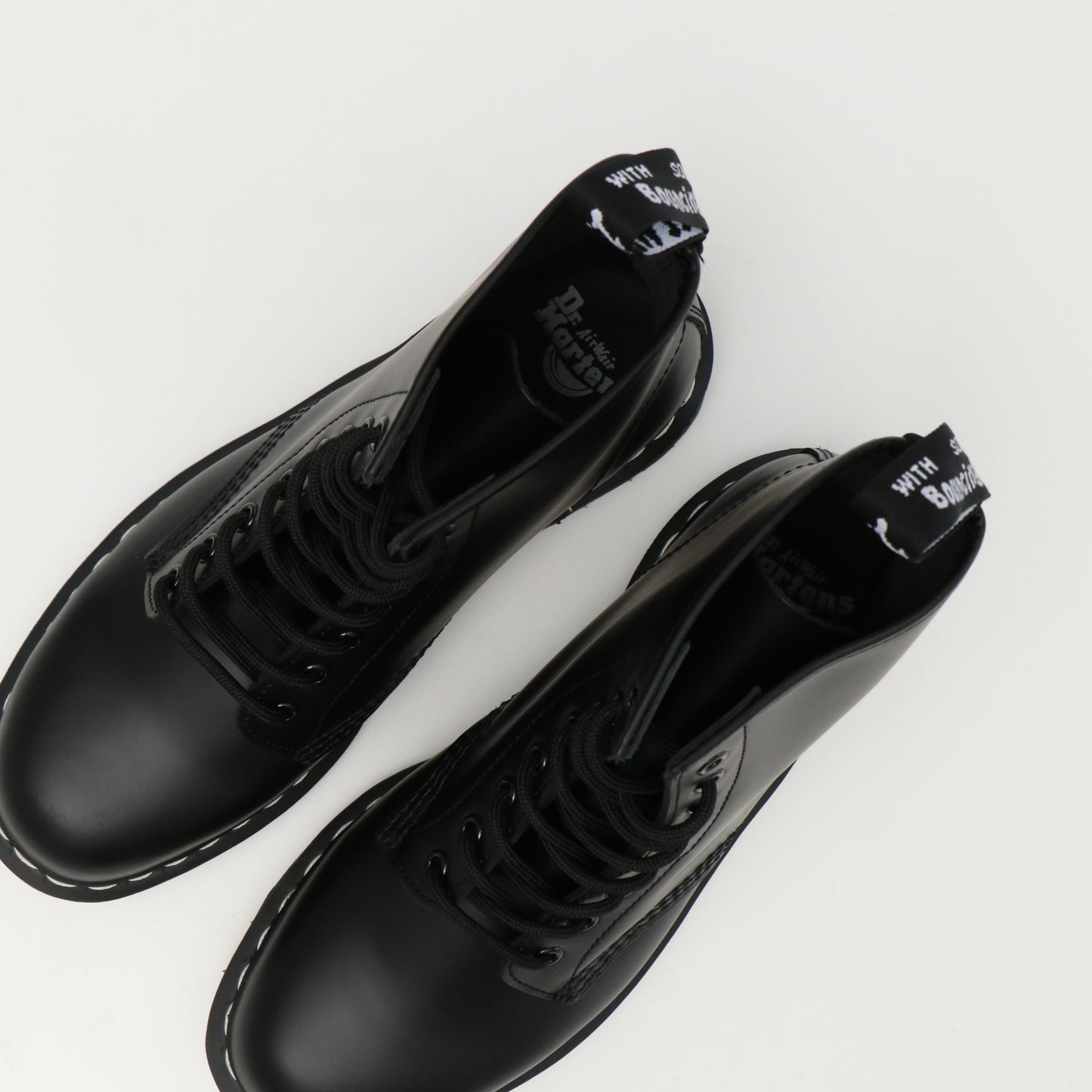 1460 WHITE STITCH 8HOLE BOOTS