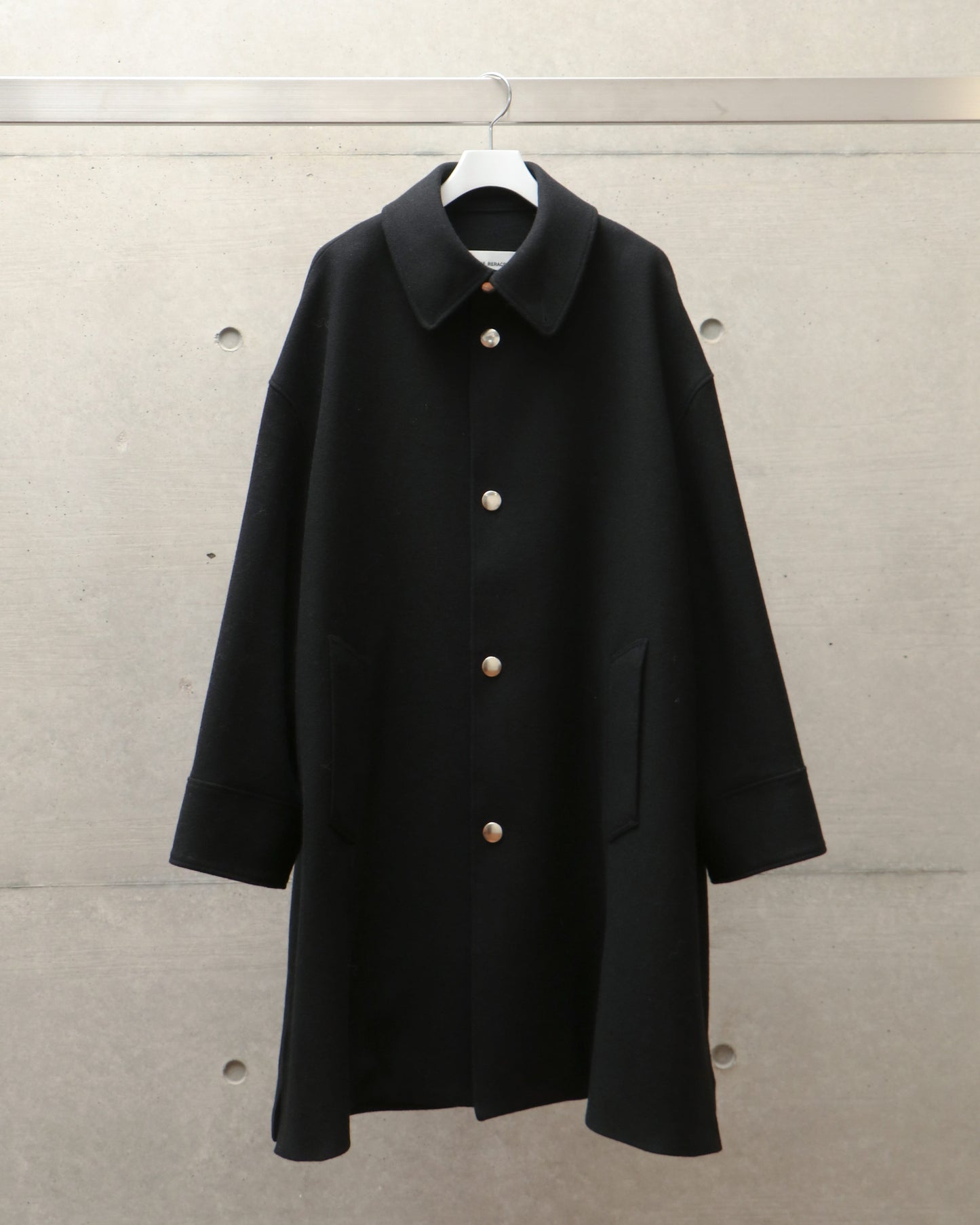 THE MIDDLE COLLAR COAT