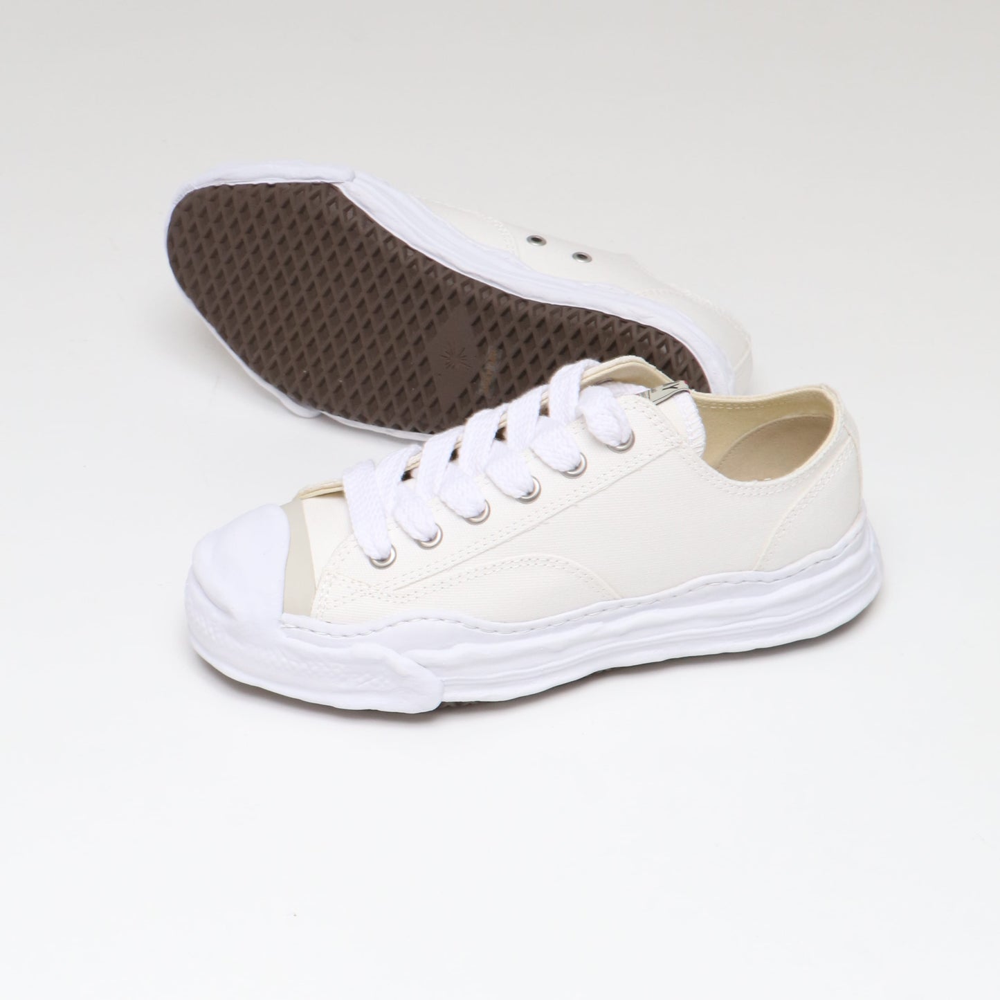 HANK LOW/CANVAS WHITE