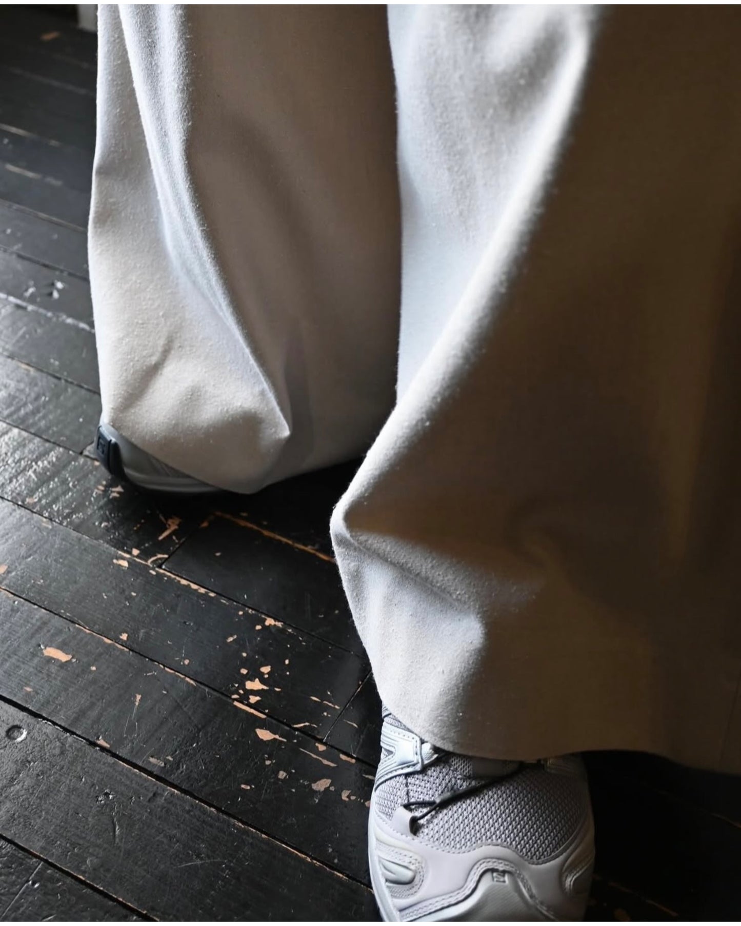 Silk Noil Viscose Two Tuck Wide Pants