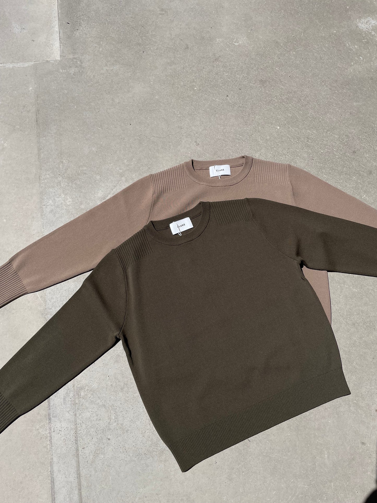 BASIC COMPACT KNIT TOPS