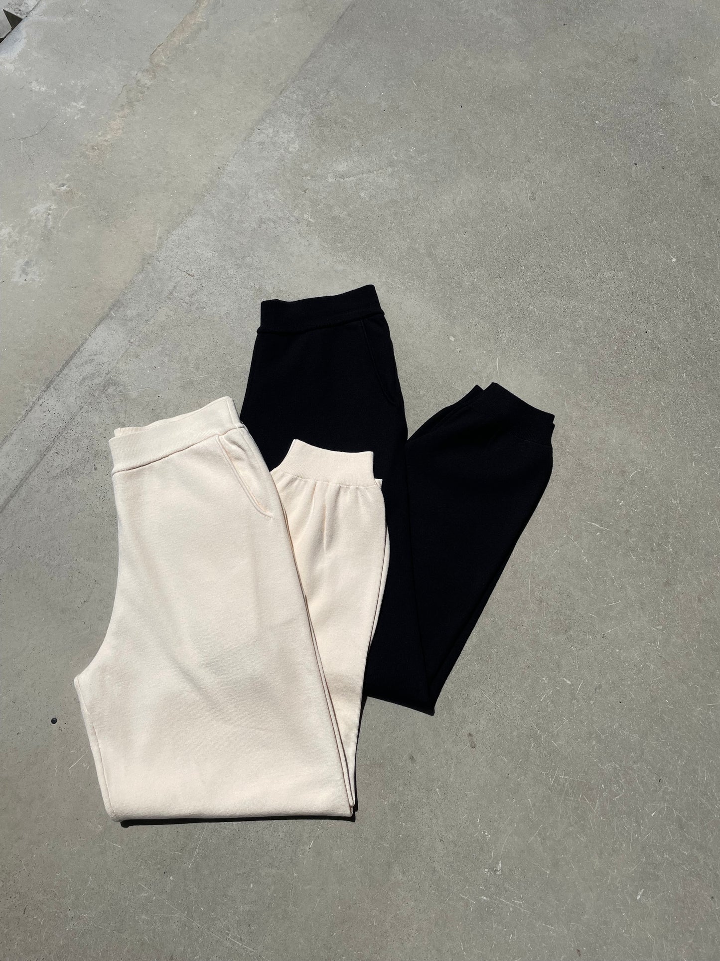 SLIM KNIT PANTS