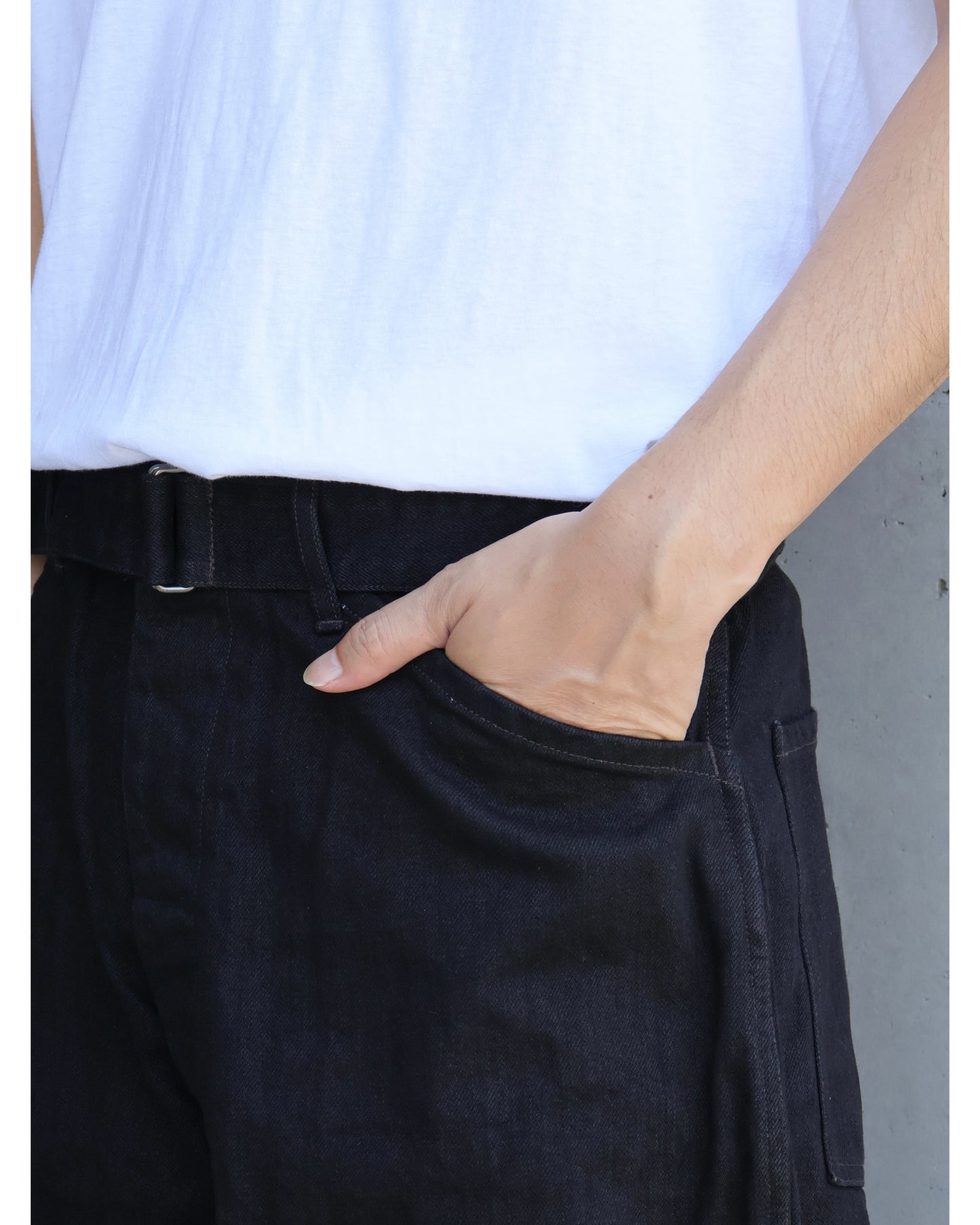 ブラックデニム ベルテッドパンツ BLACK