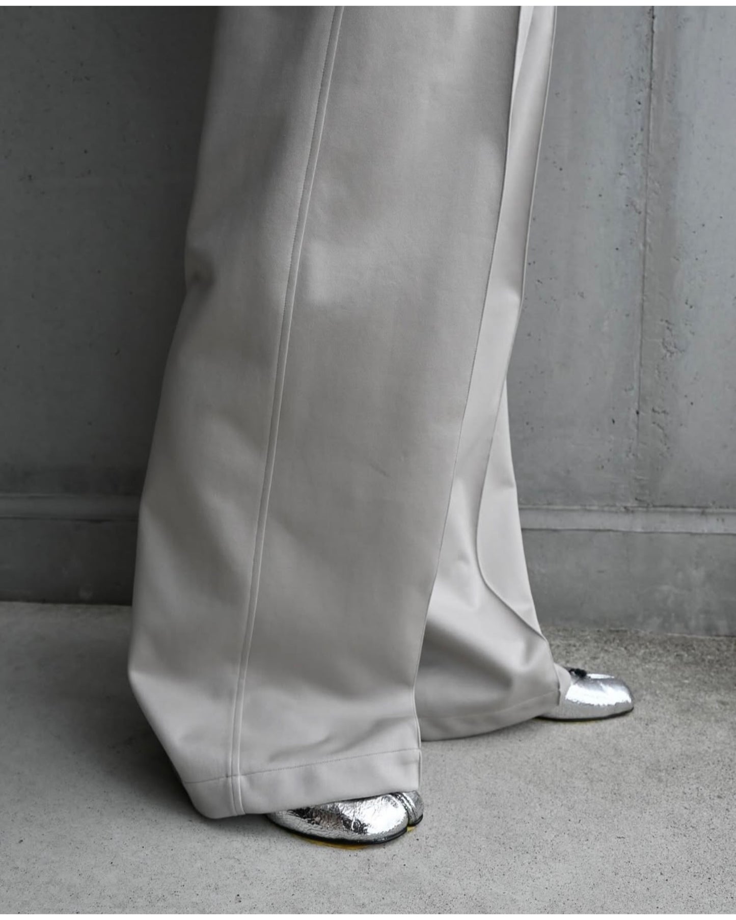 THE TRACK PANTS