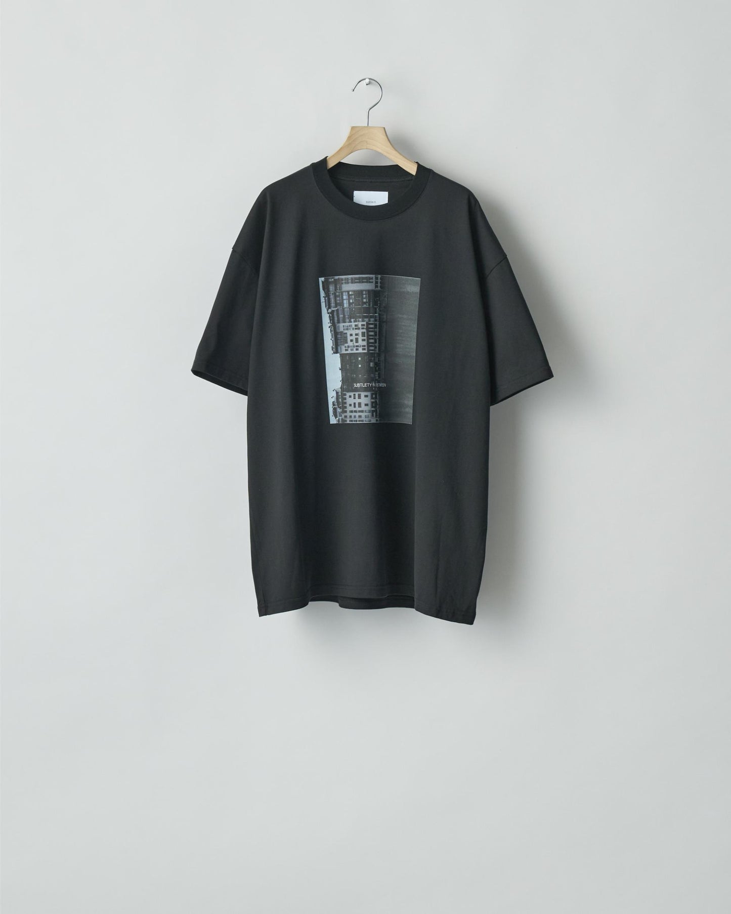 OVERSIZED PRINT TEE -SUBTLETY-(MARCERIZED) BLACK