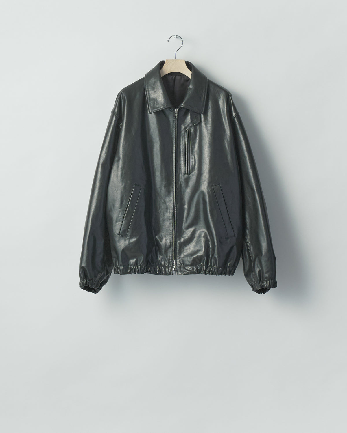 CALF ZIP SHORT JACKET BLACK