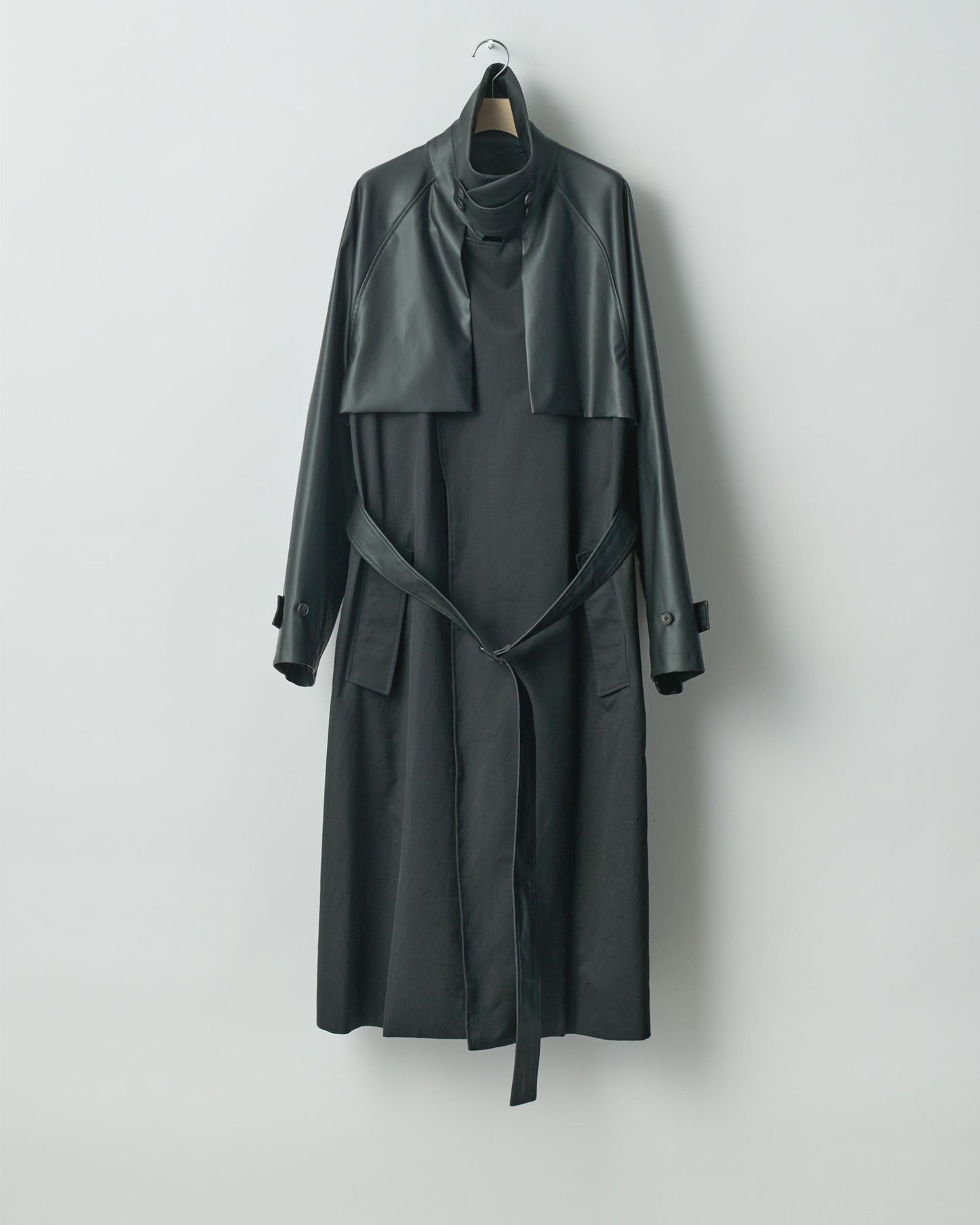 CNOTRAST SINGLE BREASTED WIDE LAPELS COAT BLACK