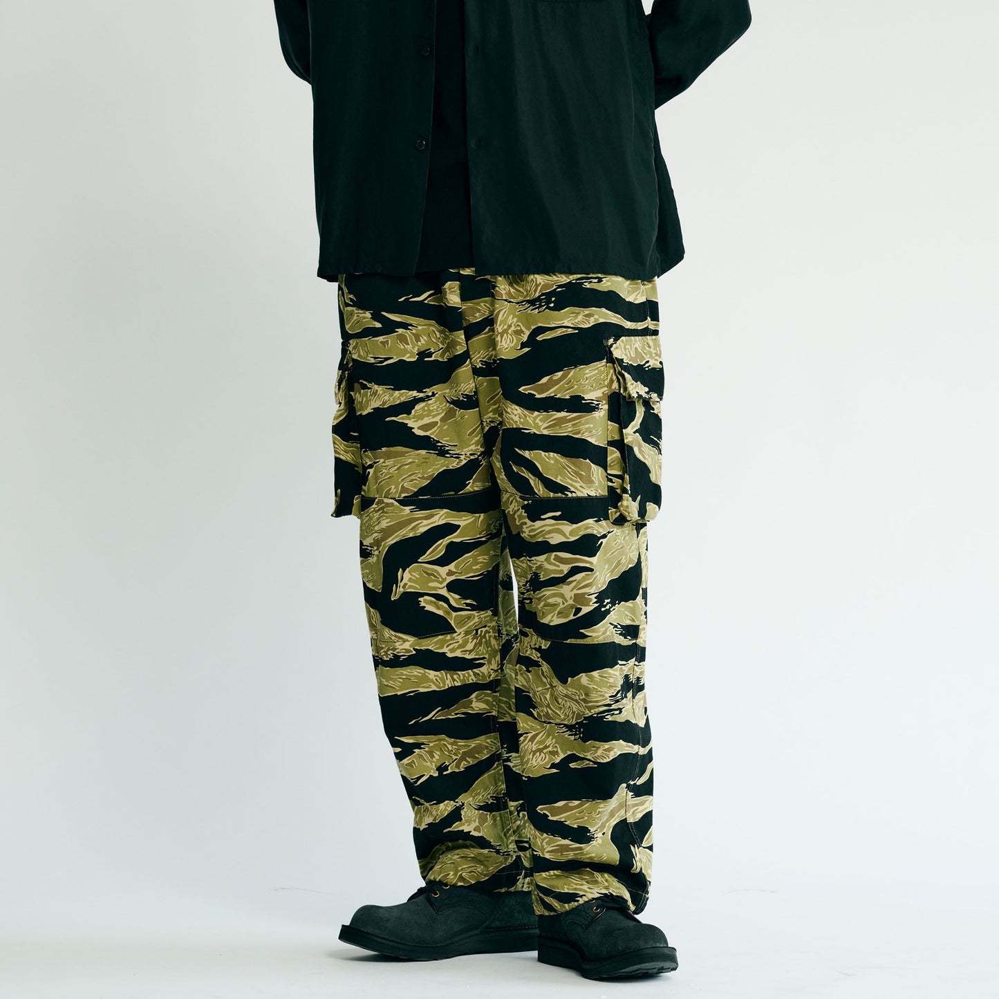 TIGER PATTERN EASY CARGO PANTS 42508