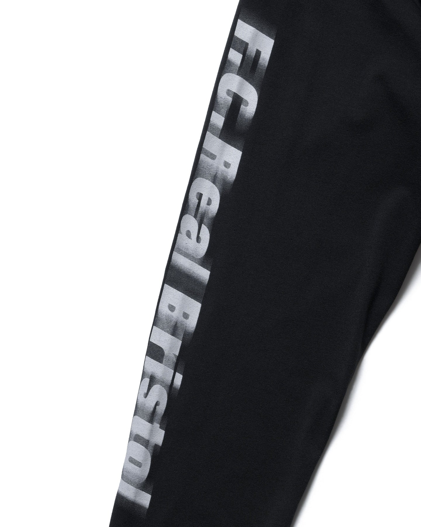 BLURRED LOGO L/S TEAM POCKET TEE