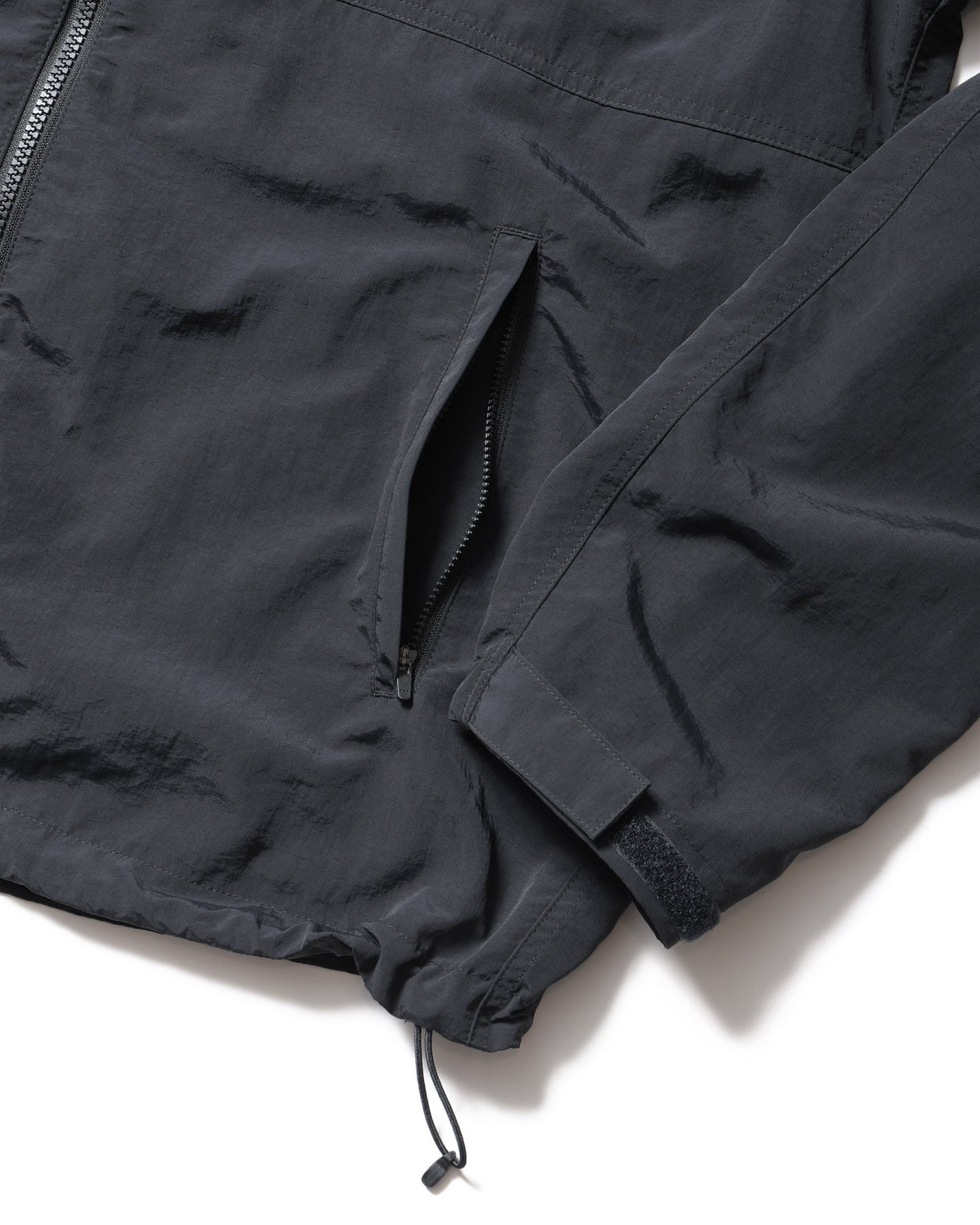 NYLON HOODED BLOUSON