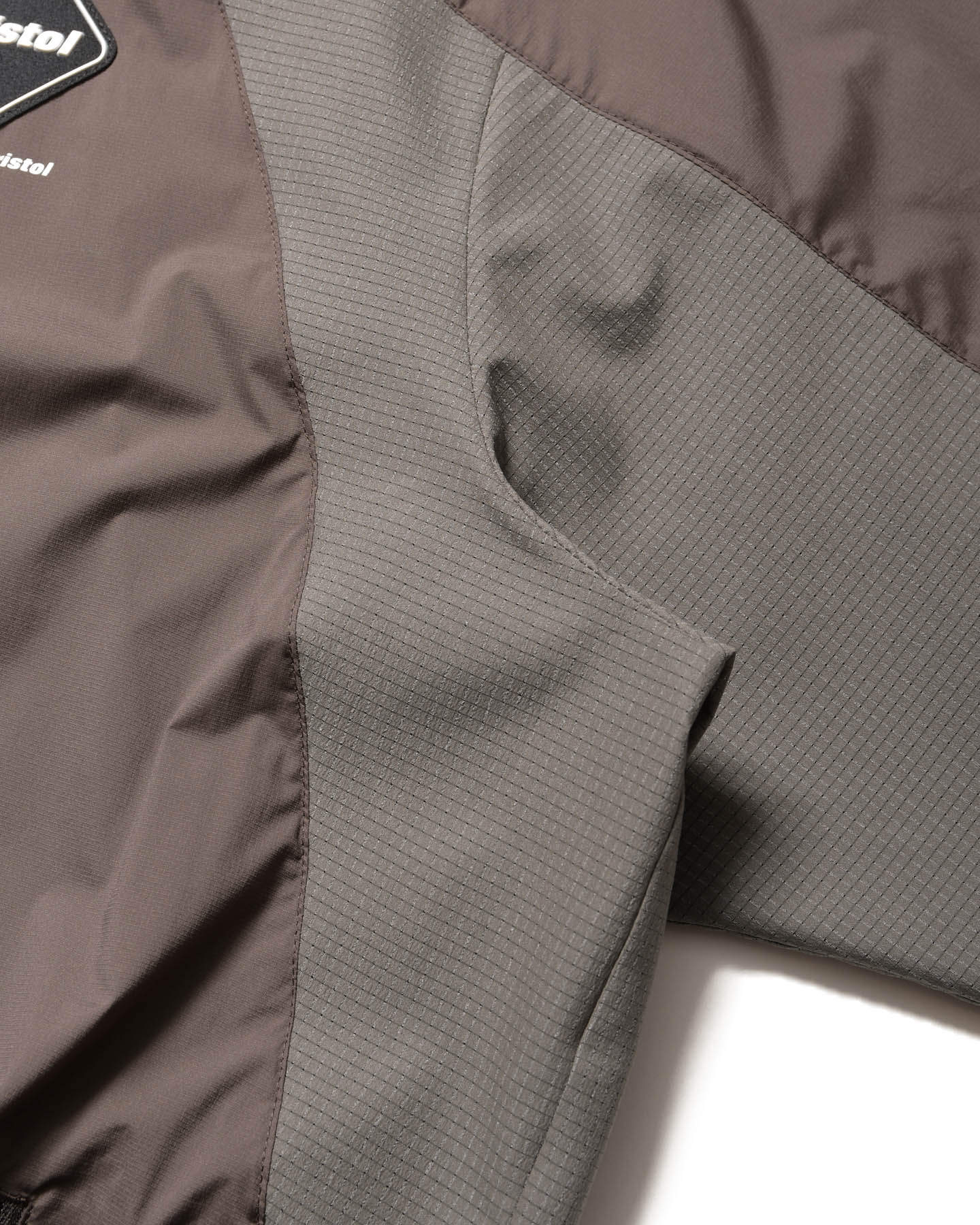 LIGHT WEIGHT BREATHABLE PISTE
