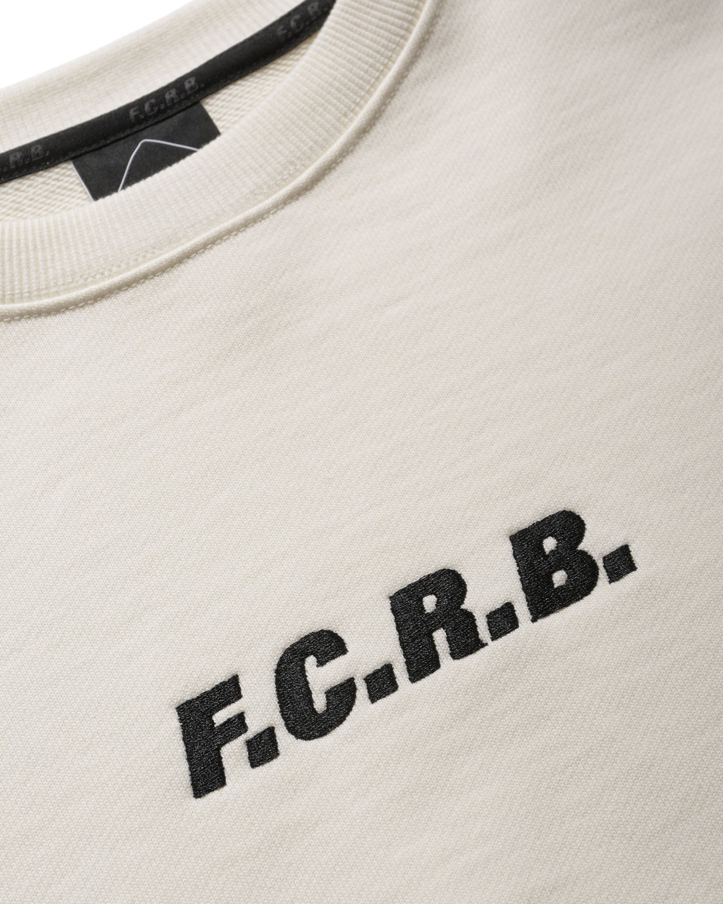 SIGNATURE CREWNECK SWEAT