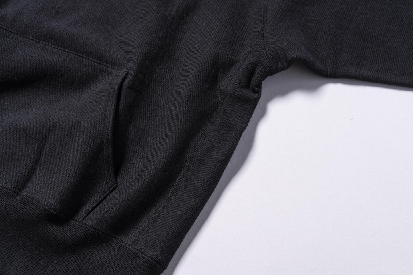 HEAVYWEIGHT HOODED SWEATSHIRT