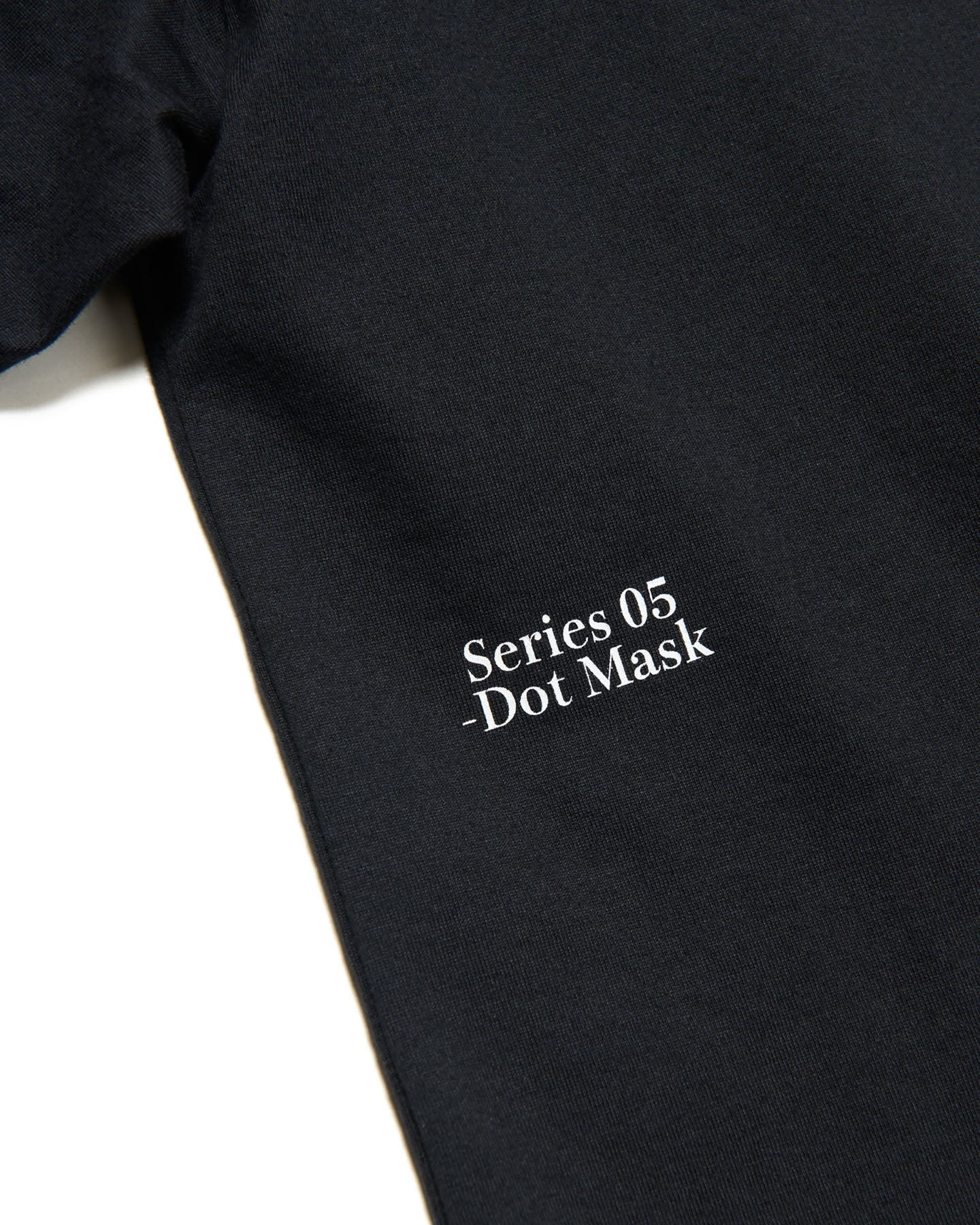 SIMON TAYLOR : DOT MASK TEE