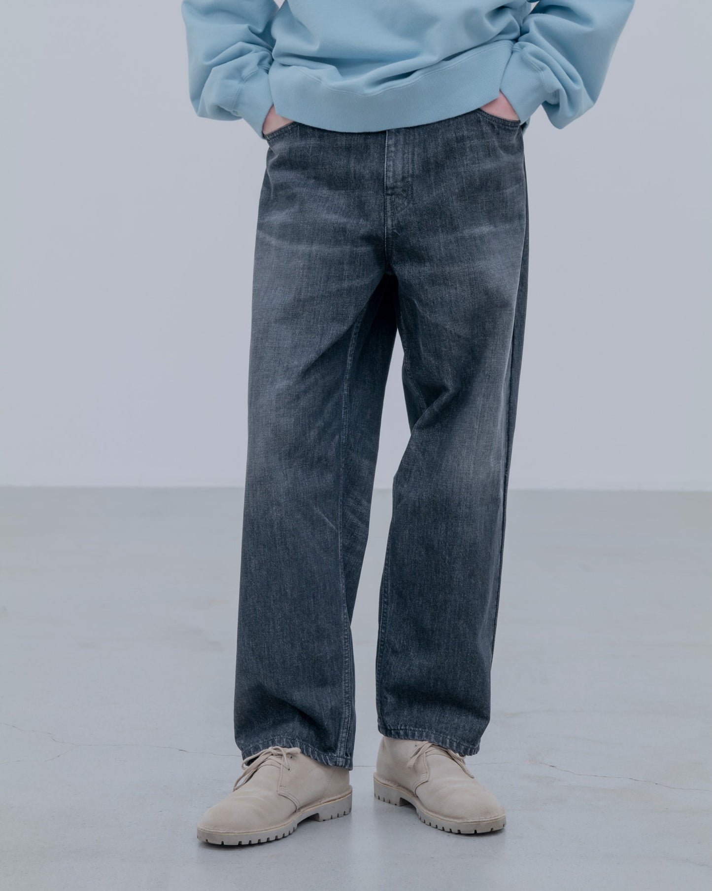 WASHED DENIM BOLD-FIT JEANS