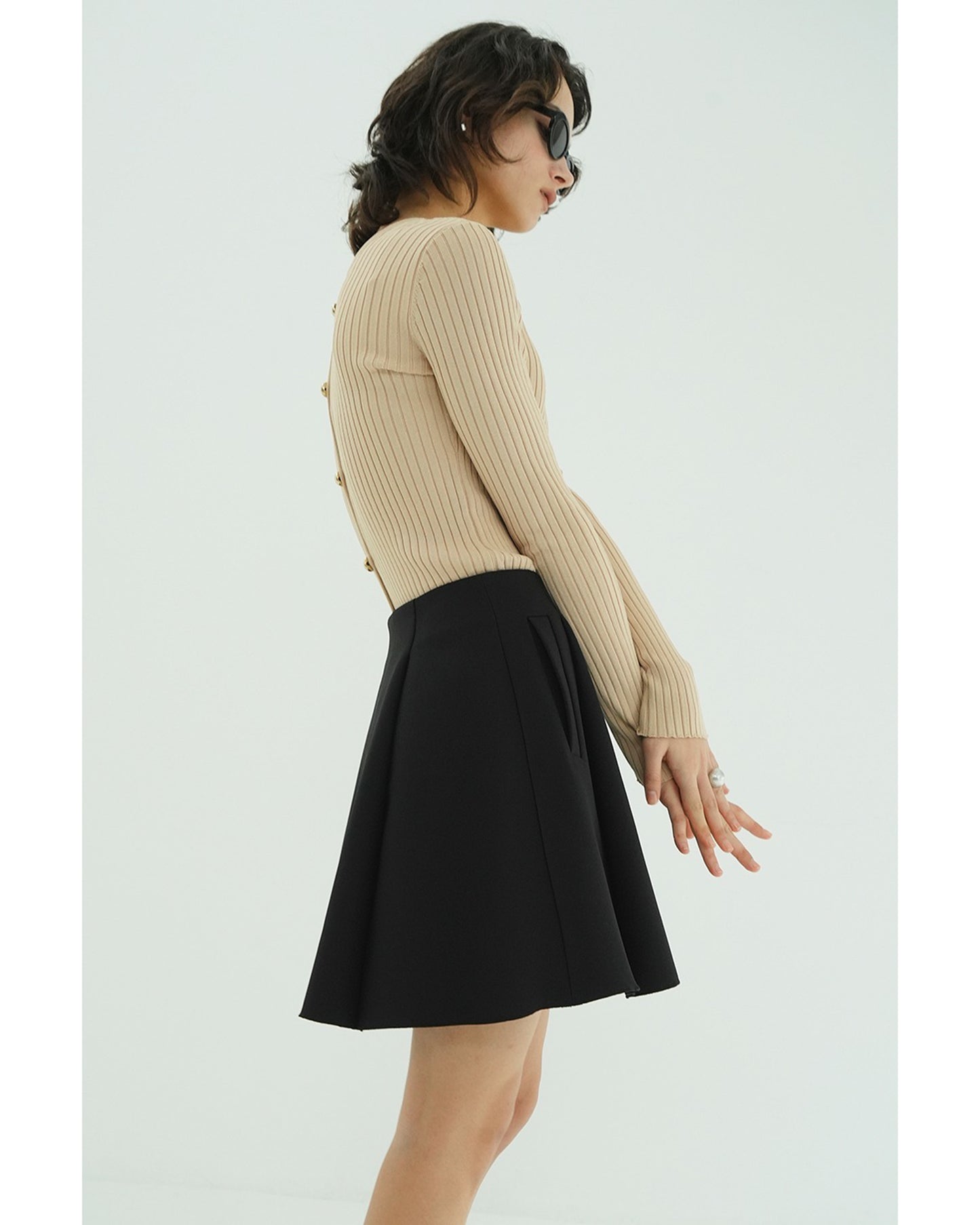 W FACE GOLD BUTTON KNIT TOPS
