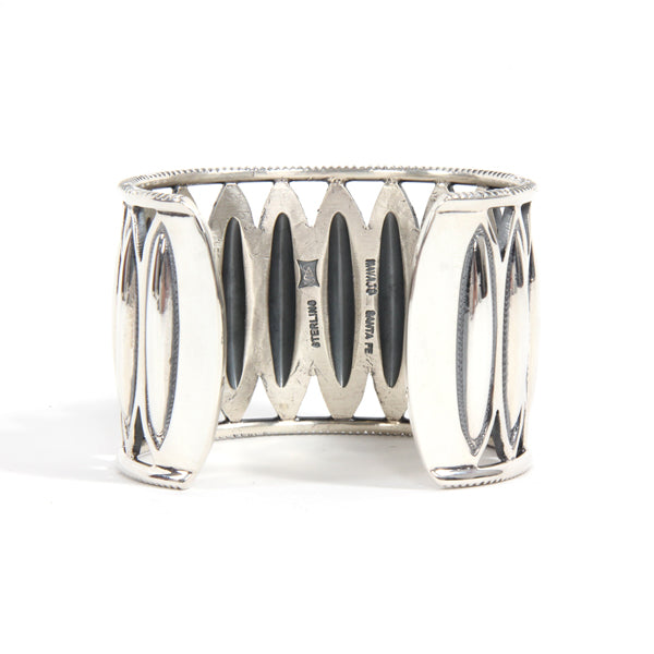 Long Oval w/ Field Wire Edge Cuff