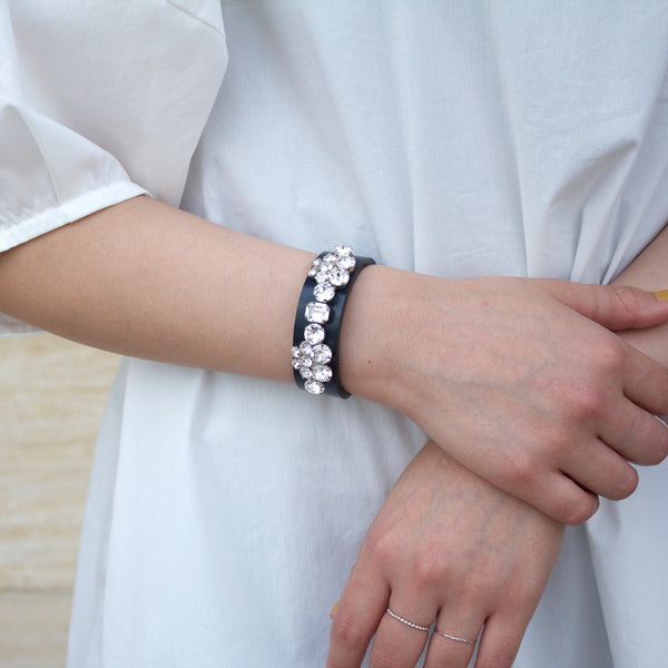 クリスタルバングル