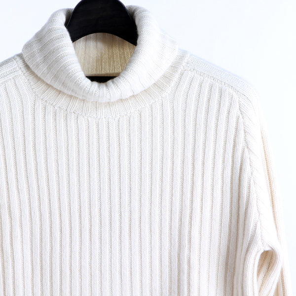PLAITED RIB TURTLENECK IVORY