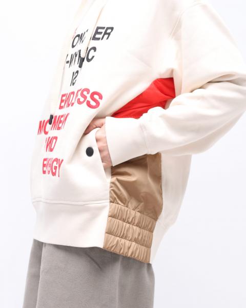 MAGLIA CON CAPPUCCIO