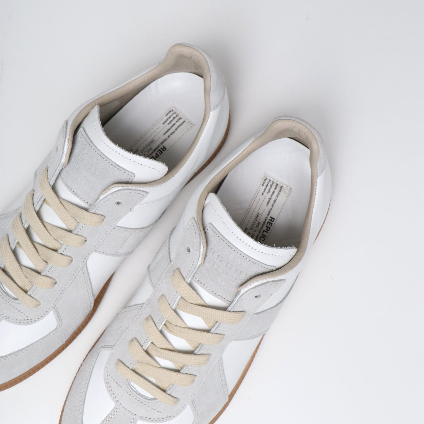 S57WS0236 "REPLICA" SHOES WHITE