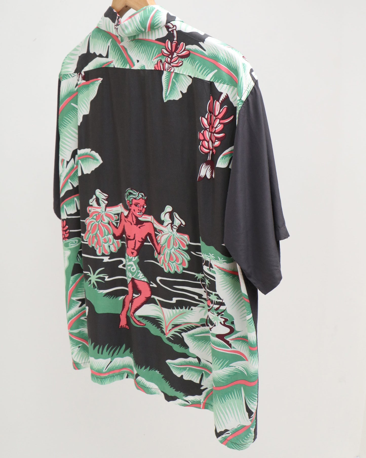 SUN SURF SPECIAL EDITION S/S RAYON HAWAIIAN SHIRT “BANANA BOY” SS37572