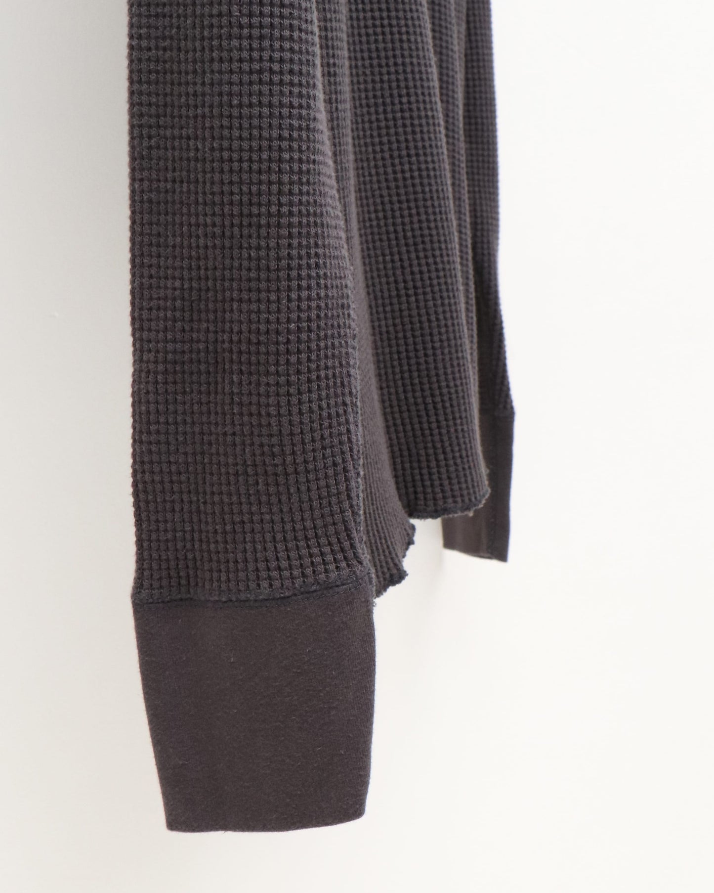 スビンコットン 2タックワッフル ロンT BLACK (ONE WASH)