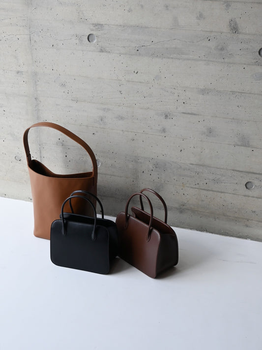 AURALEE 入荷
