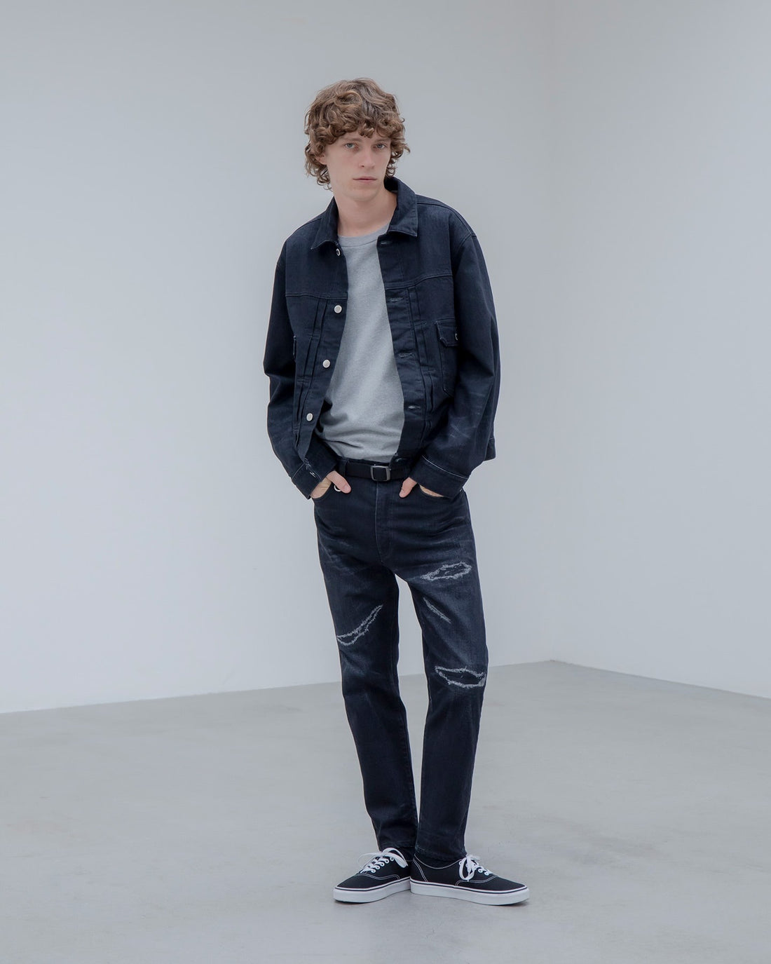 【TAT 1階】   uniform experiment 3月8日 金曜日 発売。