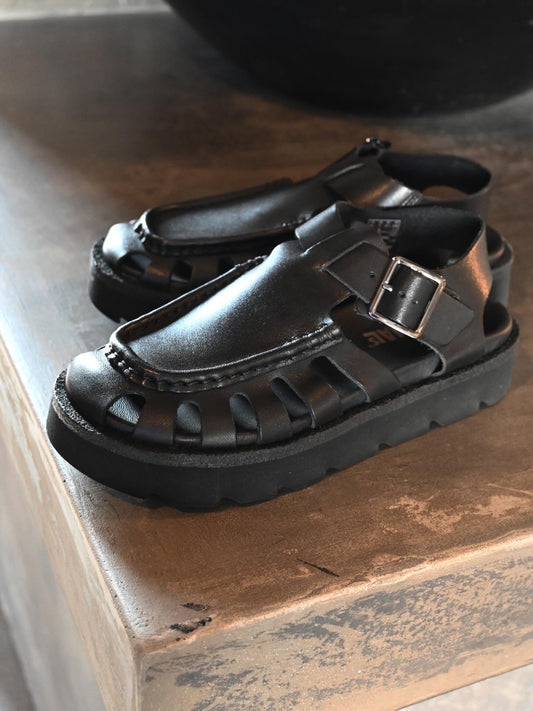 Clarks 入荷