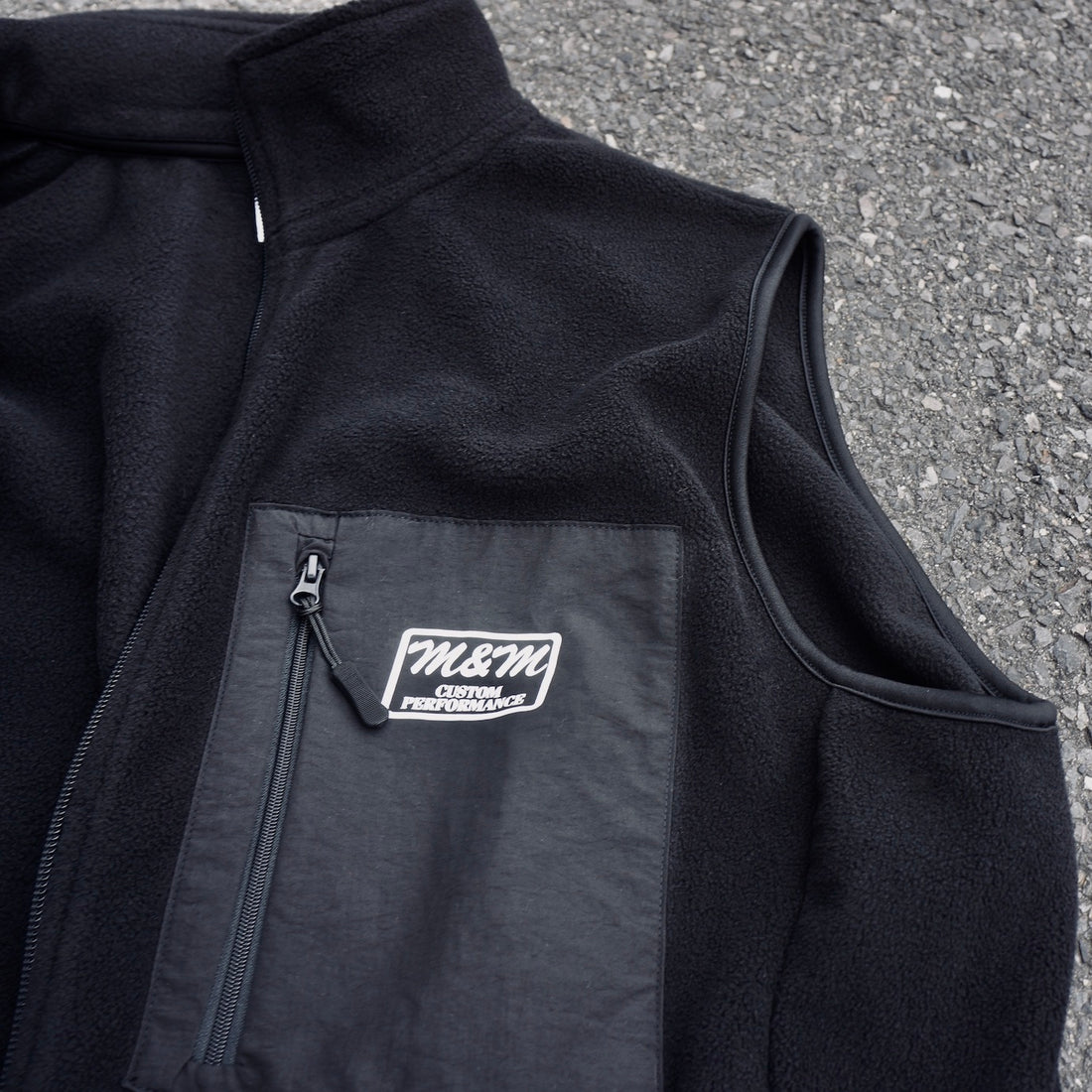 【TAT 2階】   M&M 3月28日 木曜日 発売開始。