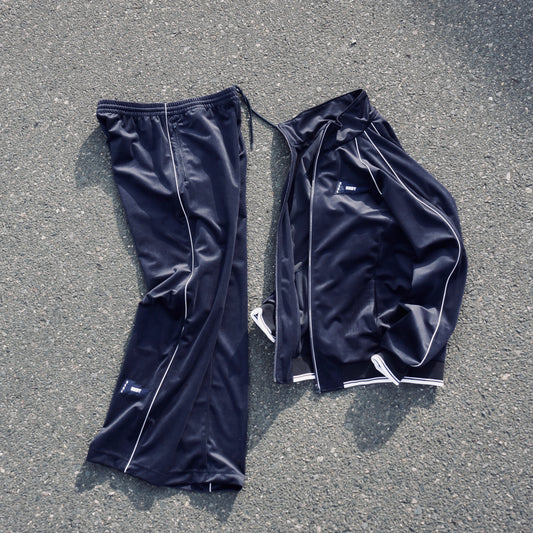 【TAT 2階】   RATS 4月6日 土曜日 発売。