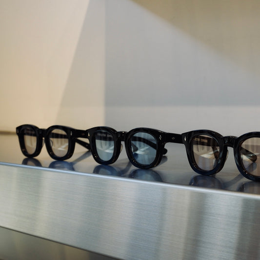 【TAT 1階】   EFFECTOR 2月2日 金曜日 発売。