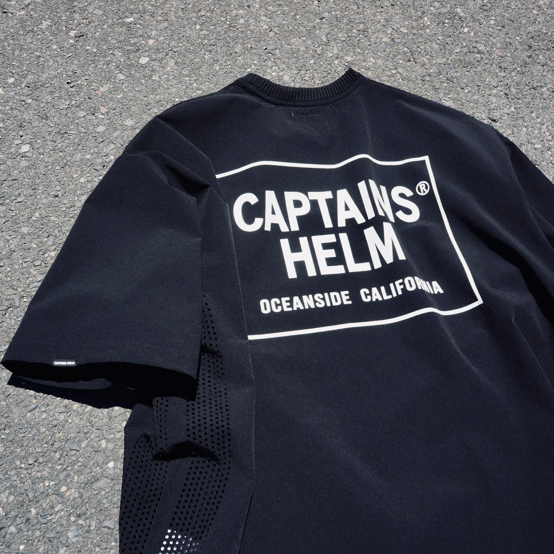 【TAT 2階】   CAPTAINS HELM 6月20日 木曜日 発売。