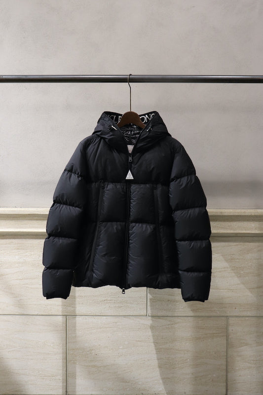 MONCLER 新作入荷