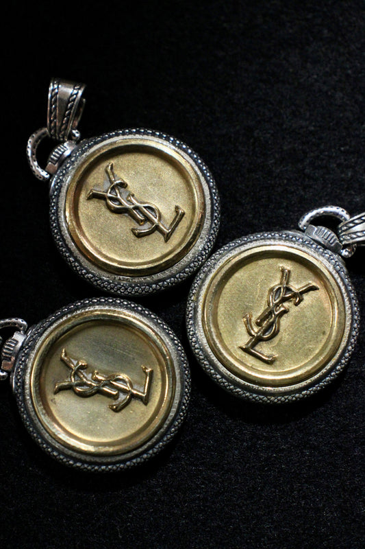 Button Works × Larry Smith YSL Vintage Button Pendant Top