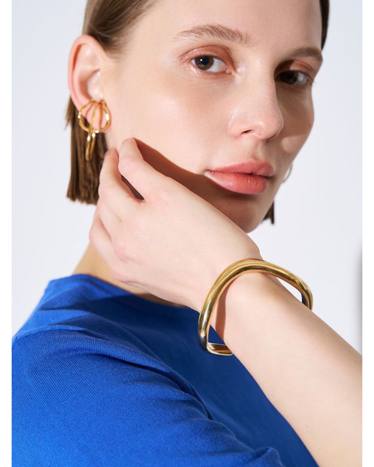 NUANCE WAVE BANGLE