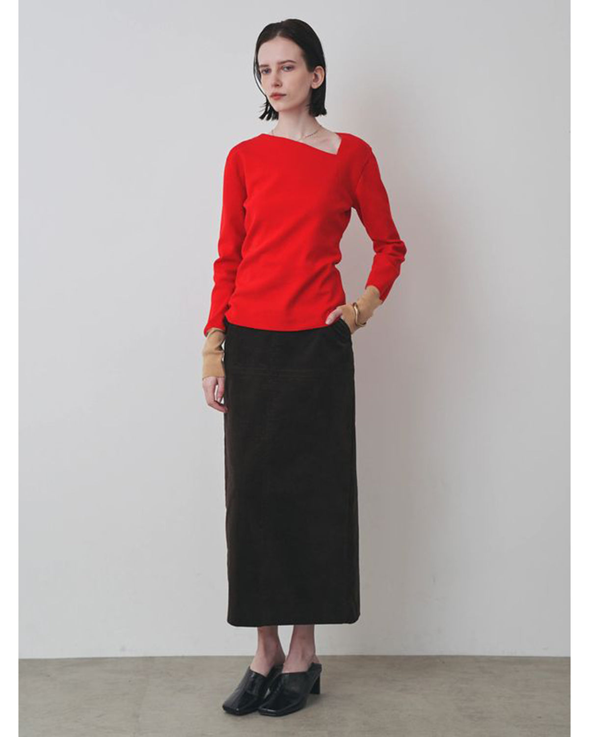 ASYMMETRY NECK KT