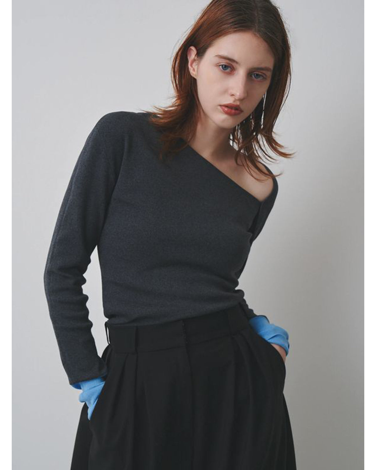 ASYMMETRY NECK KT