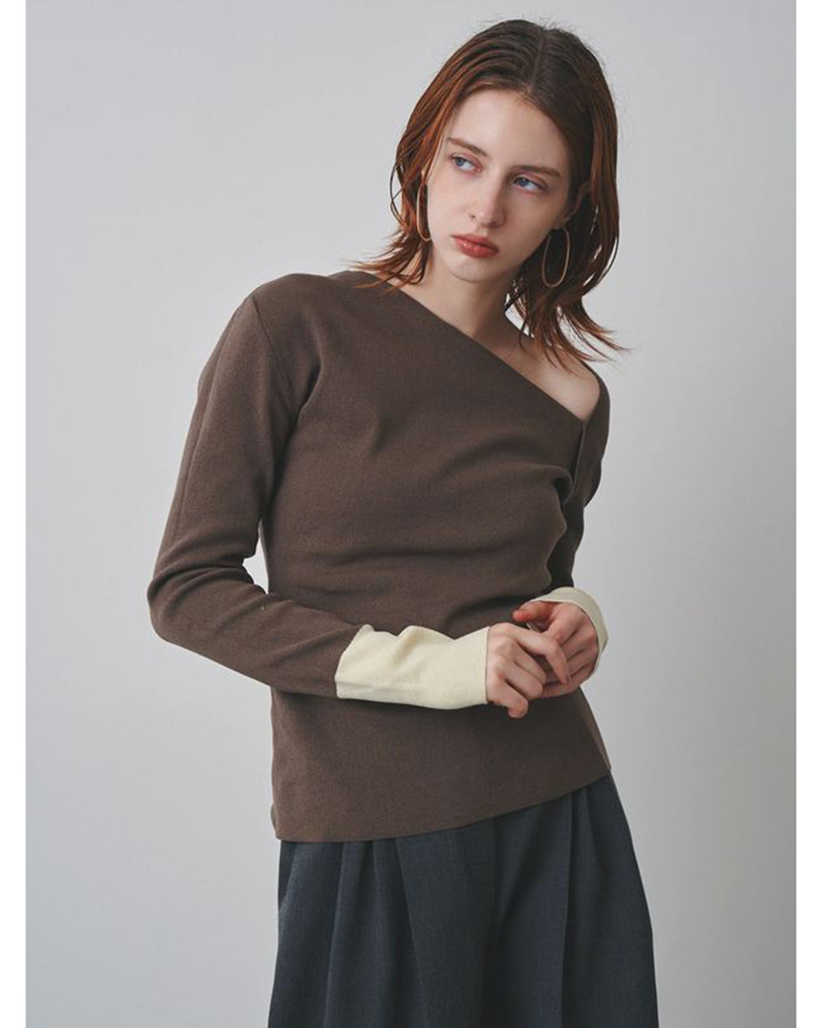 ASYMMETRY NECK KT