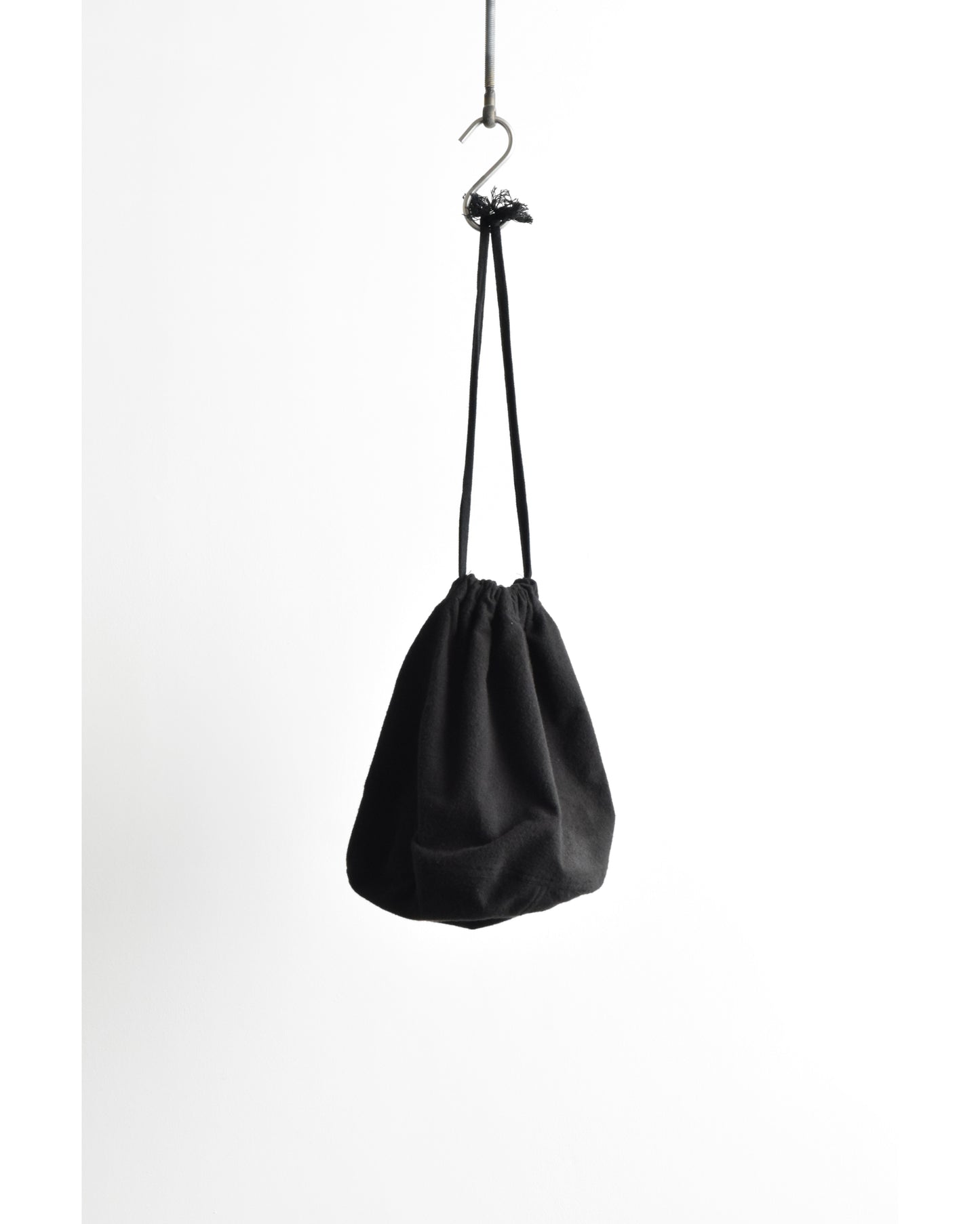 コットンネル ポーチ BLACK